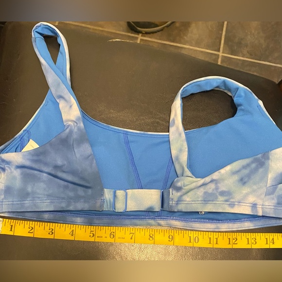 New Nike Women’s Tie Dye Swimming Top - Picture 5 of 5